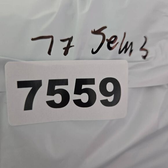 Woman's Plus SEVEN7 Luxe Premium Diamond Rhinestone Bootcut Jeans Size 18 - Picture 11 of 11